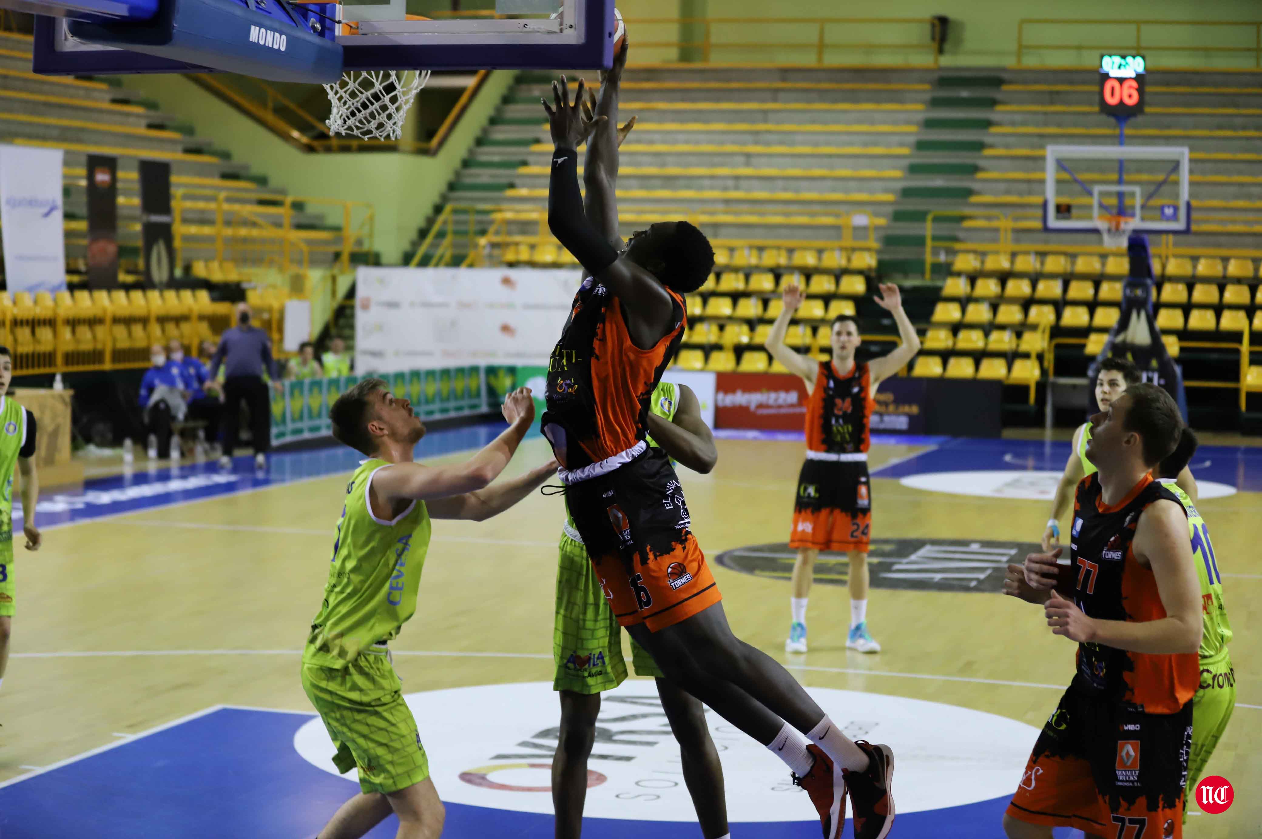 Fotos: CB Tormes 83 - 80 Óbila Club de Basket