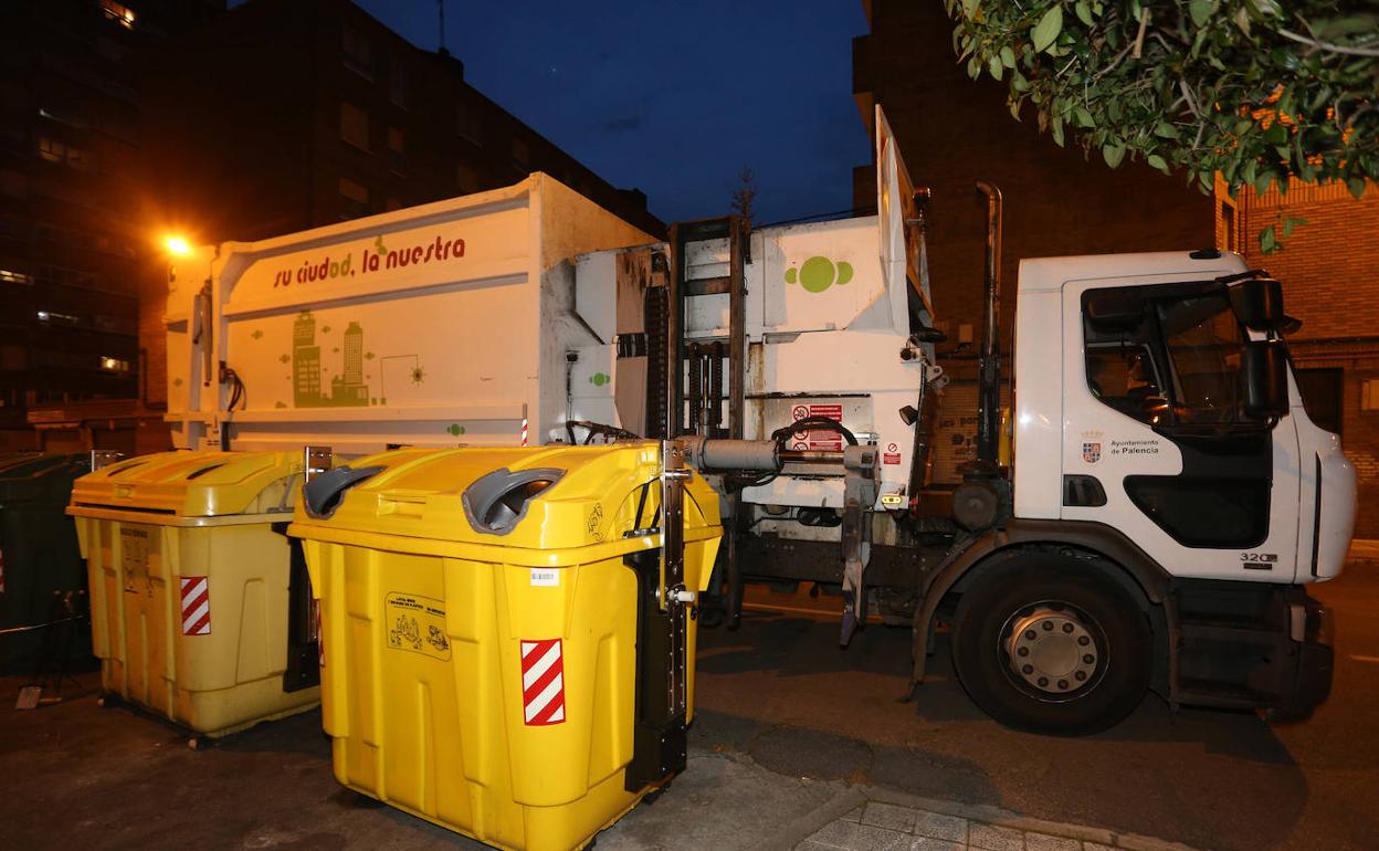 Contenedores para la recogida de envases.