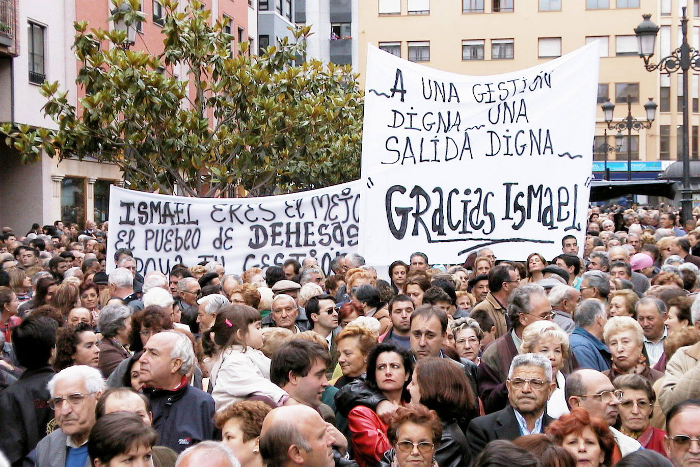 Repaso fotográfico por la trayectoria de Ismael Álvarez, desde la entrada de Nevenka Fernández al equipo de gobierno hasta sus últimas horas en política con IAP. 