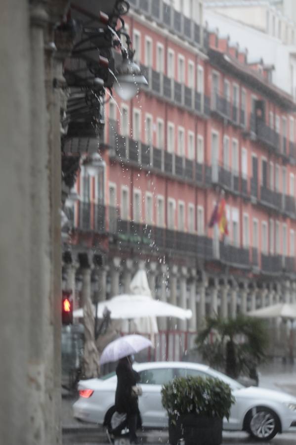 Fotos: Día de lluvia en Valladolid