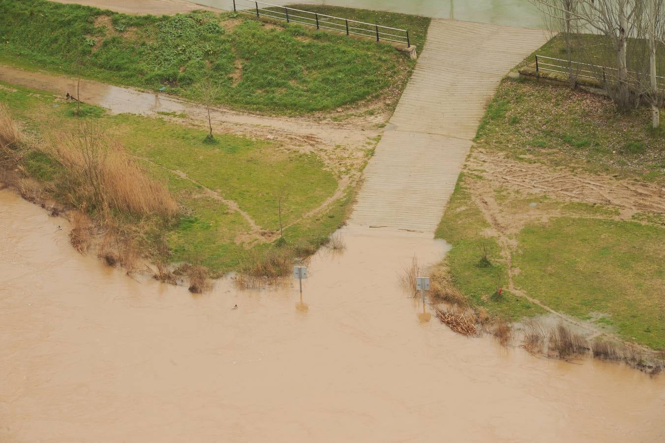 Fotos: Aumenta el caudal de Pisuerga a su paso por Valladolid