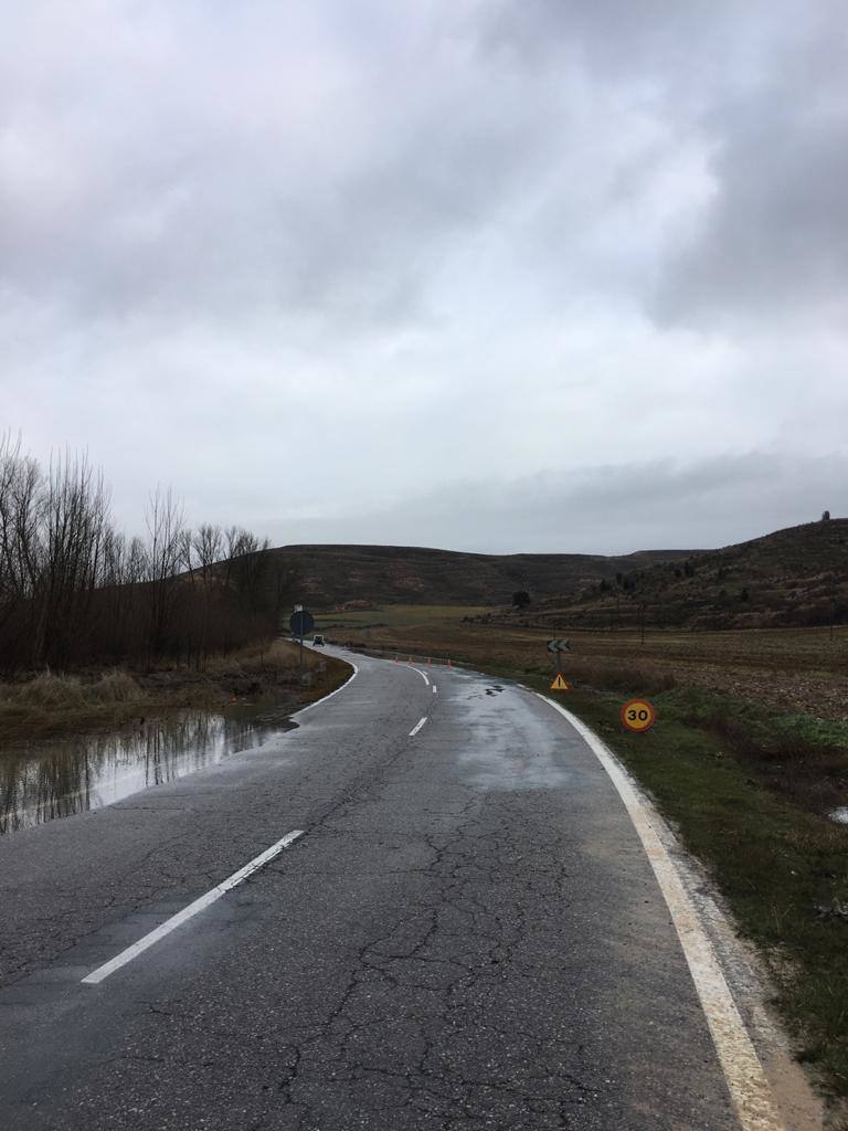 Una de las carreteras afectads por las inundaciones.