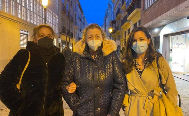 Fátima Bayona, Lidia García y Lydia Sainz-Maza, juntas por primera vez para reivindicar que se haga justicia con sus familiares fallecidas.