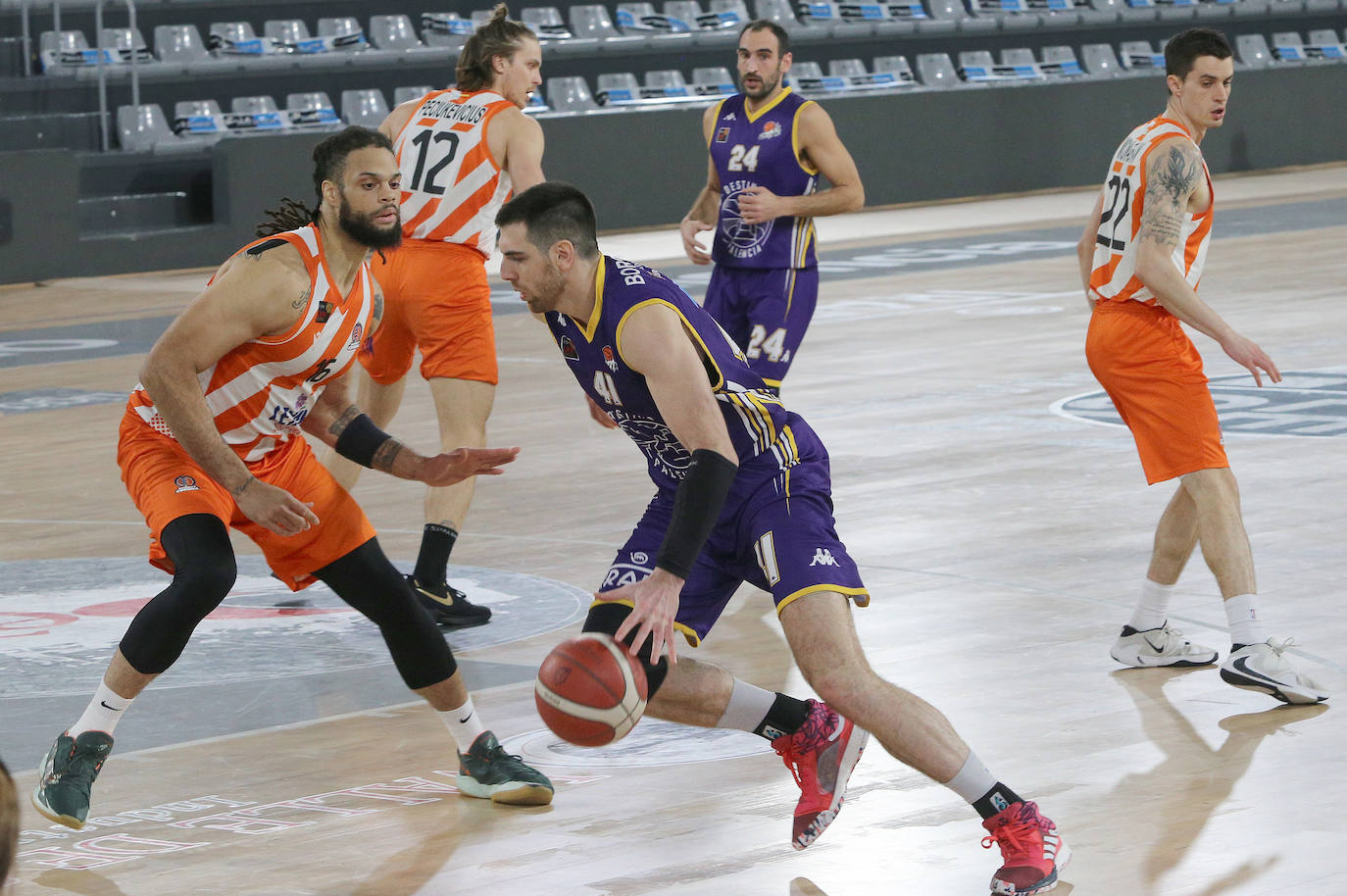 Derrota del equipo de Arturo Álvarez ante los pupilos del exentrenador morado Sergio García.