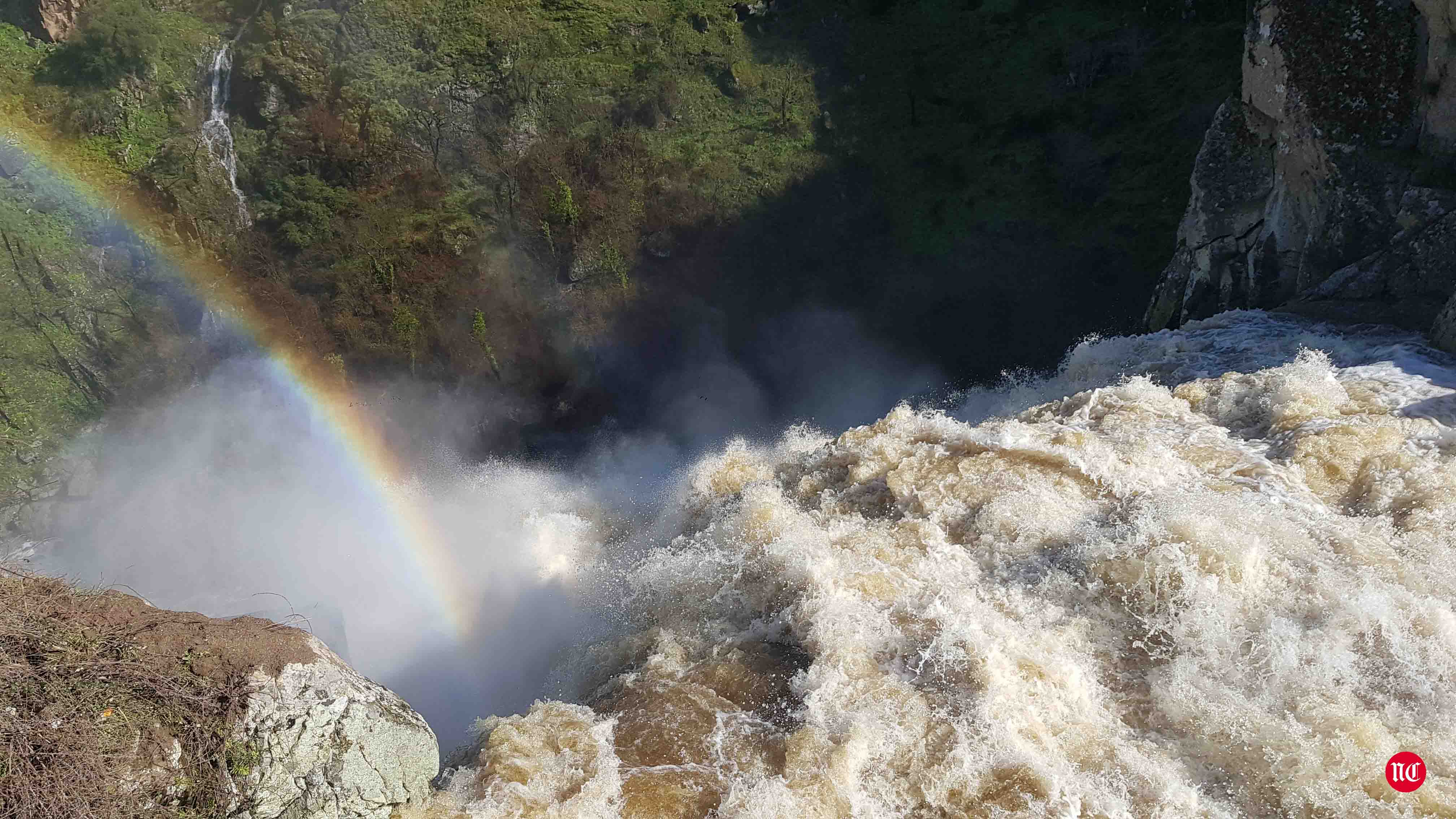 Espectacular Pozo de los Humos y desborde del Río Tormes