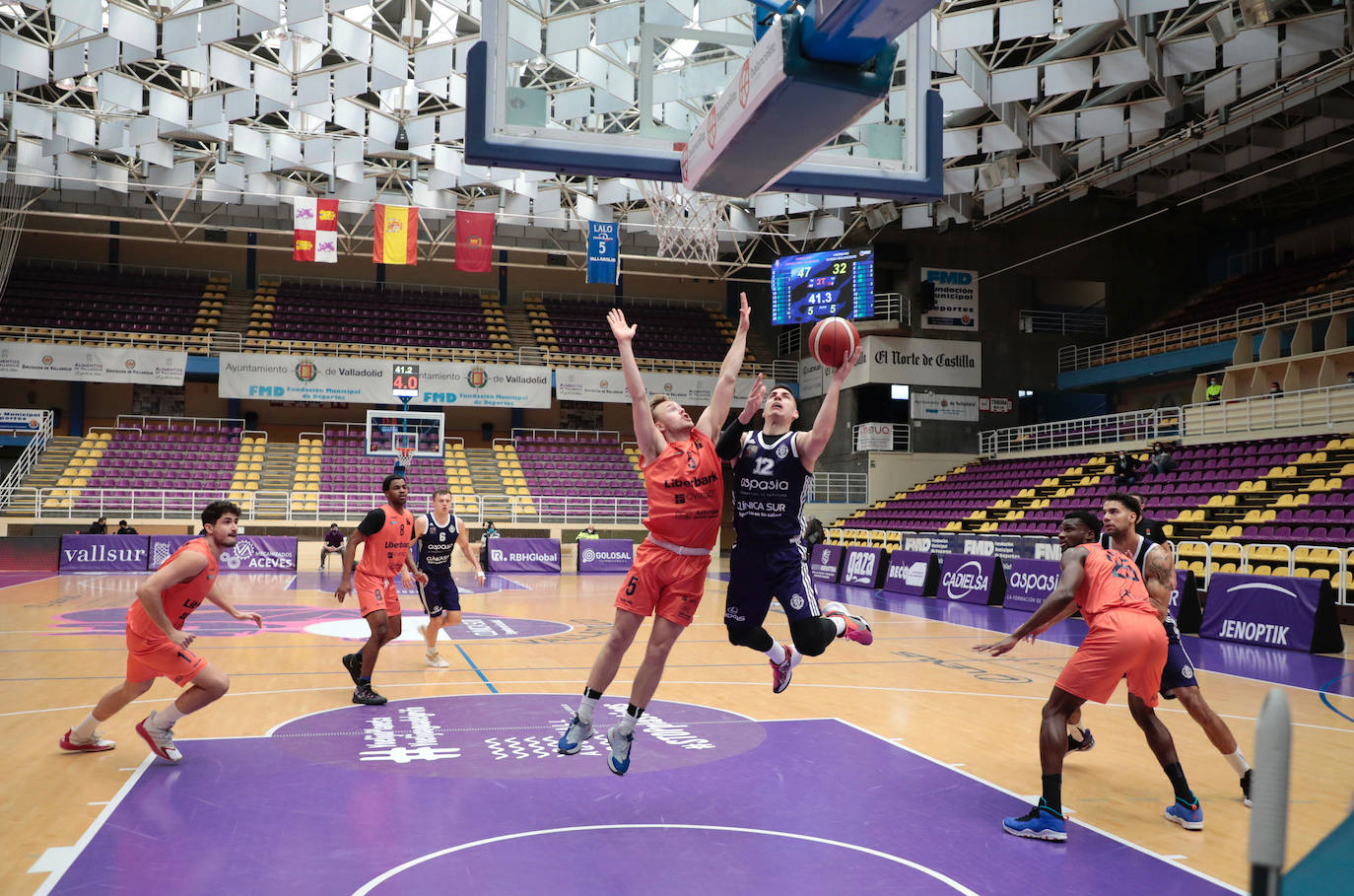 Partido entre el Clínica Sur-Aspasia y el Liberbank Oviedo.