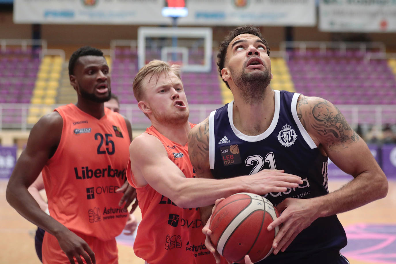 Partido entre el Clínica Sur-Aspasia y el Liberbank Oviedo.