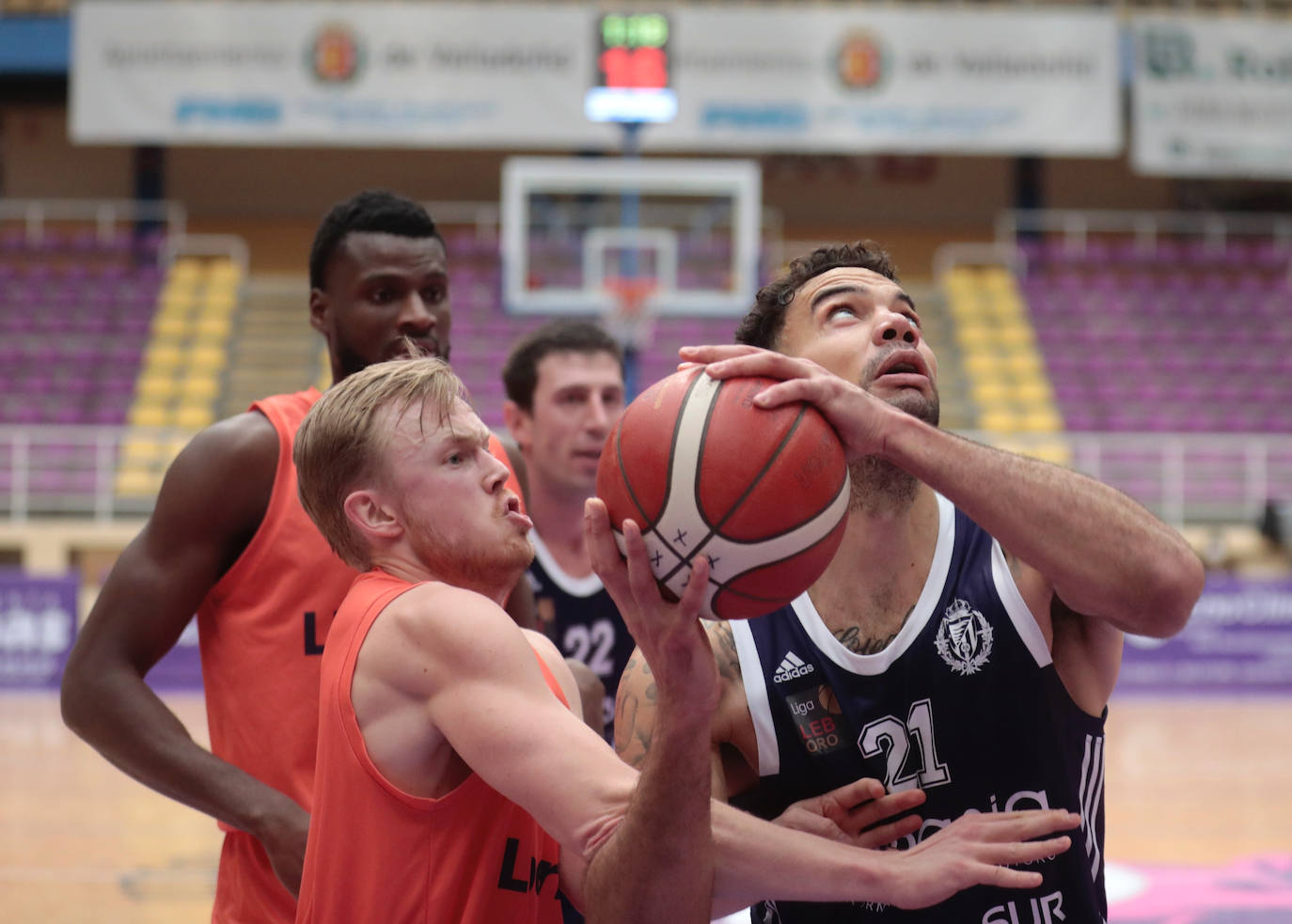 Partido entre el Clínica Sur-Aspasia y el Liberbank Oviedo.