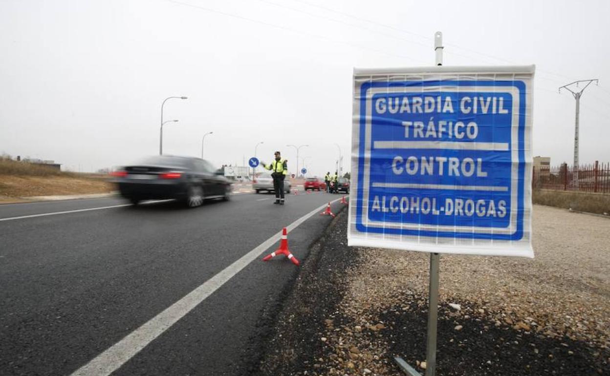 Control de la Guardia Civil de Tráfico.