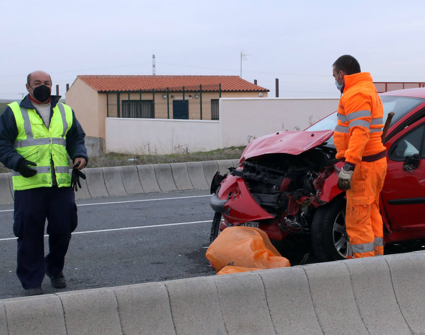 Colisión entre dos vehículos en Garcillán.