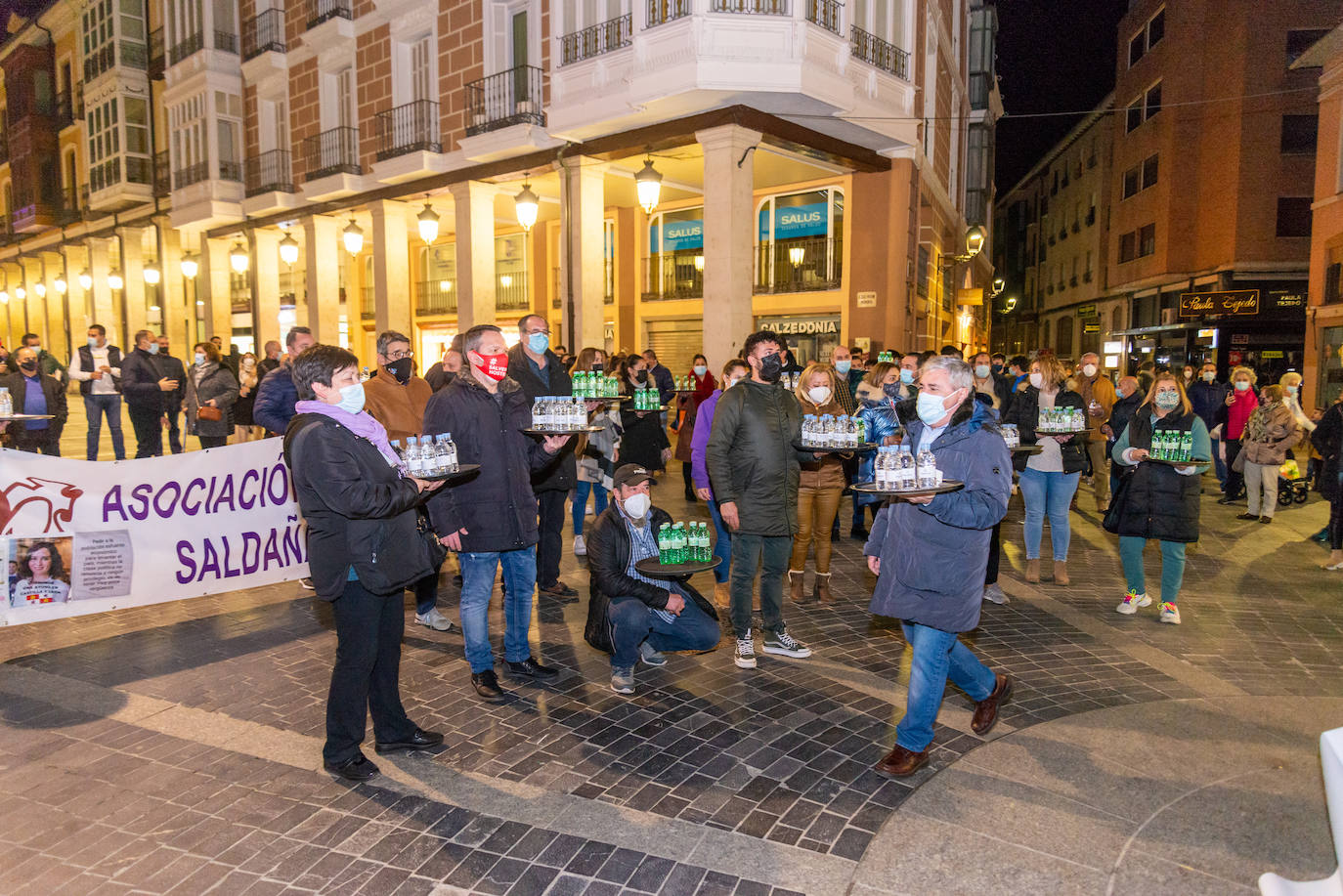 Fotos: Los hosteleros de Palencia protestan por las pérdidas de sus negocios