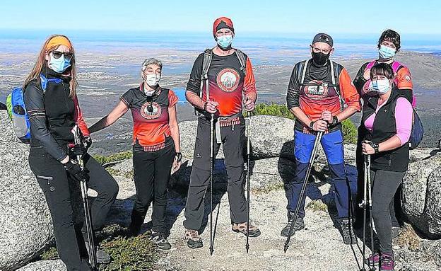 Integrantes del club Nordic Walking Segovia. 