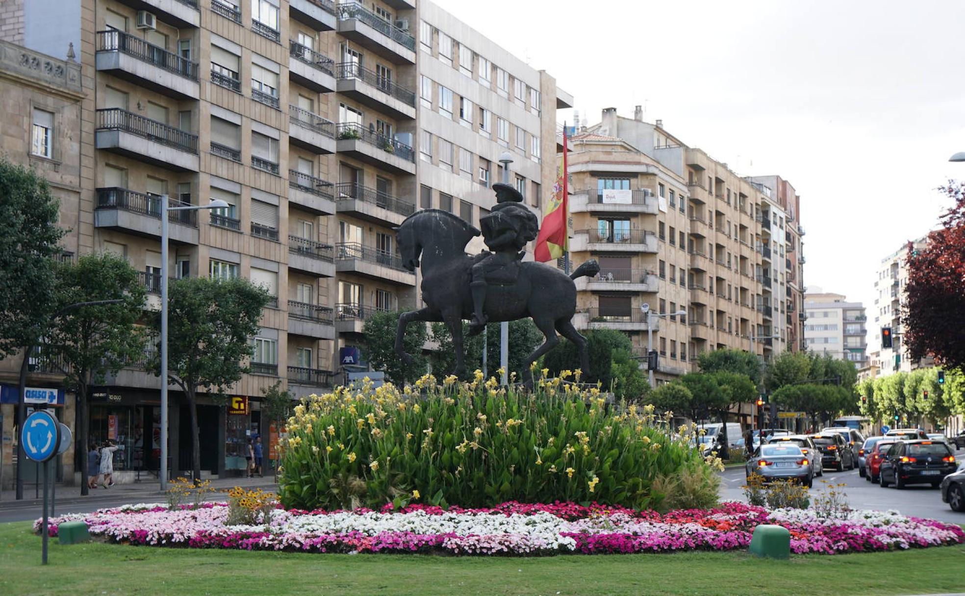 Estatua de Julián Sánchez, 'El Charro', en la plaza de España de Salamanca.