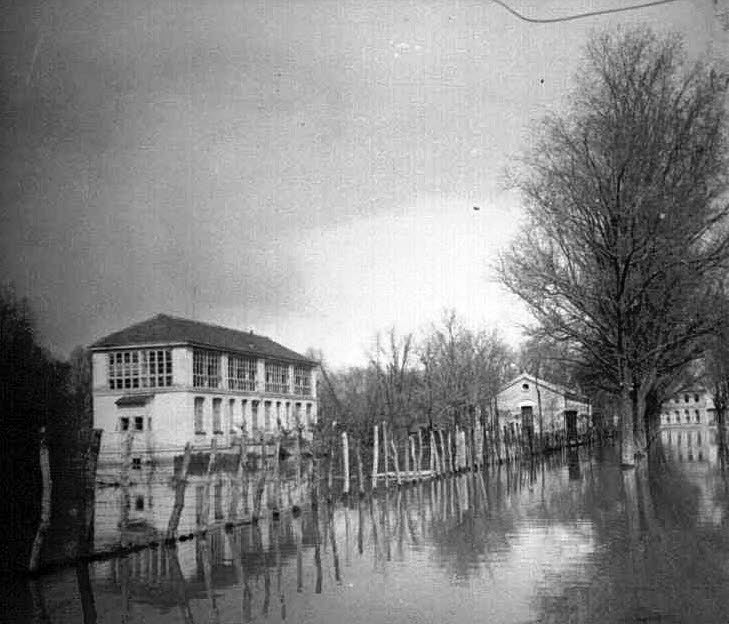 1924. Riada del Esgueva en el Prado de la Magdalena.