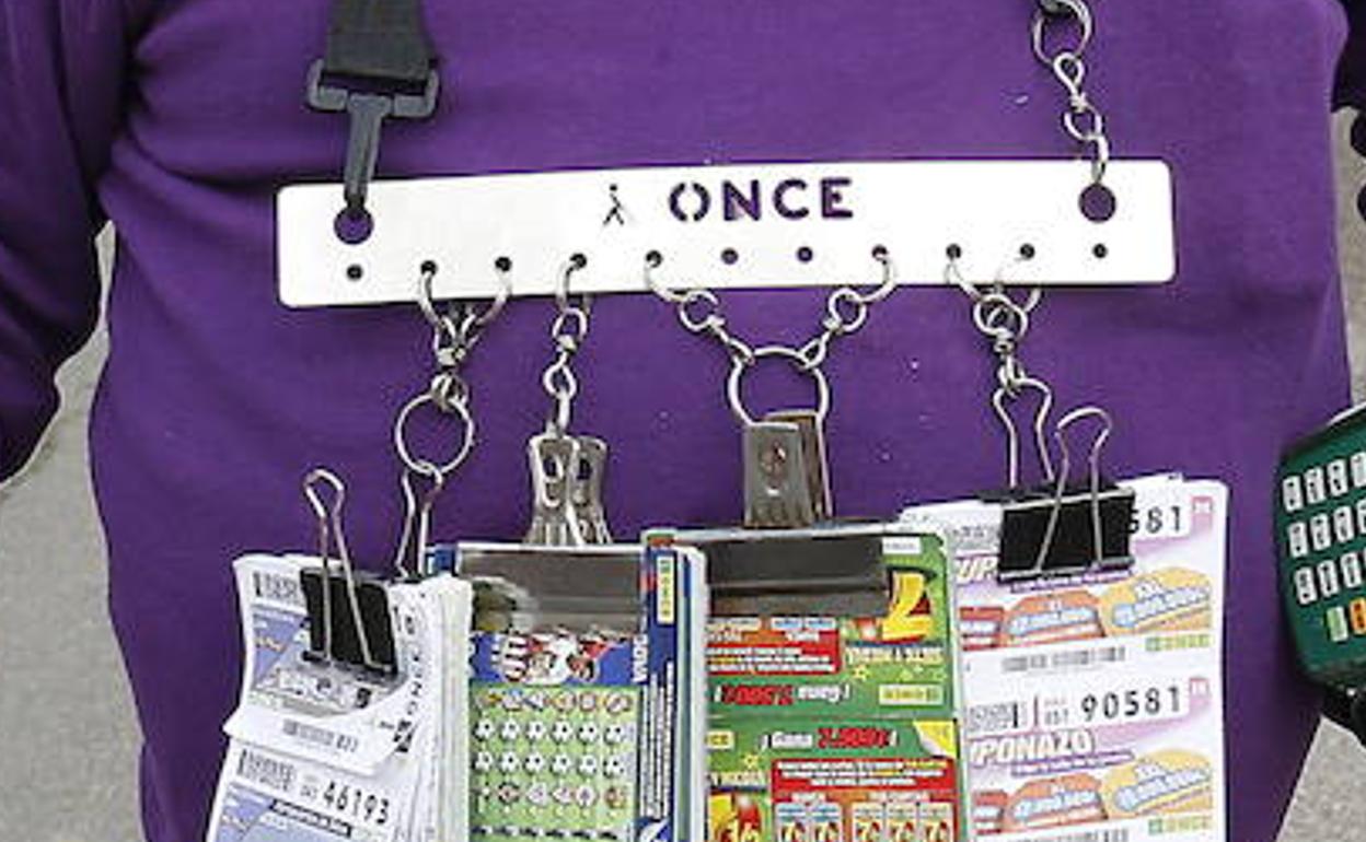 Vendedor de cupones de la ONCE. 