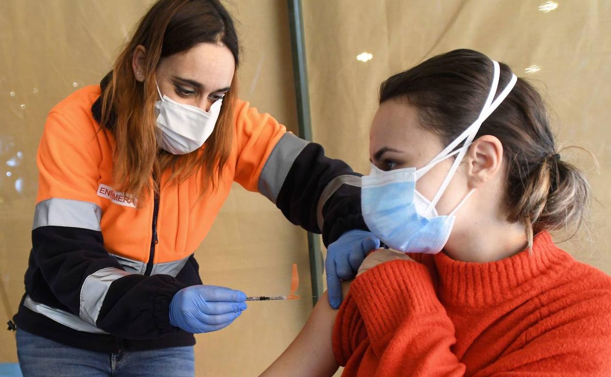 Coronavirus en Castilla y León: La curva de la pandemia en la comunidad sigue en descenso: 256 positivos y 13 víctimas