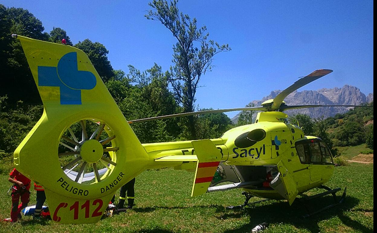 Helicóptero sanitario del Sacyl.