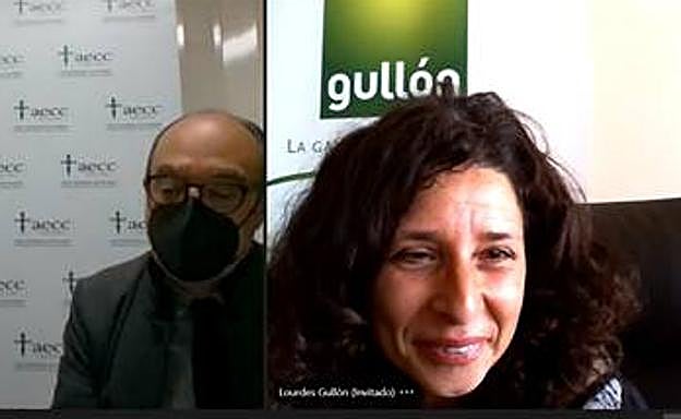 Un momento de la comunicación del acuerdo de Galletas Gullón con la AECC.