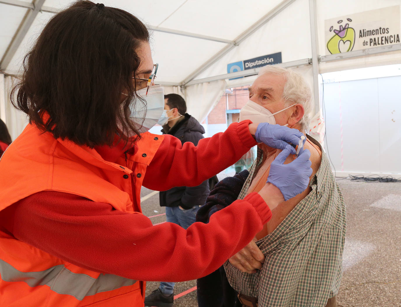 Fotos: La vacuna llega a los mayores de 85 años en Palencia