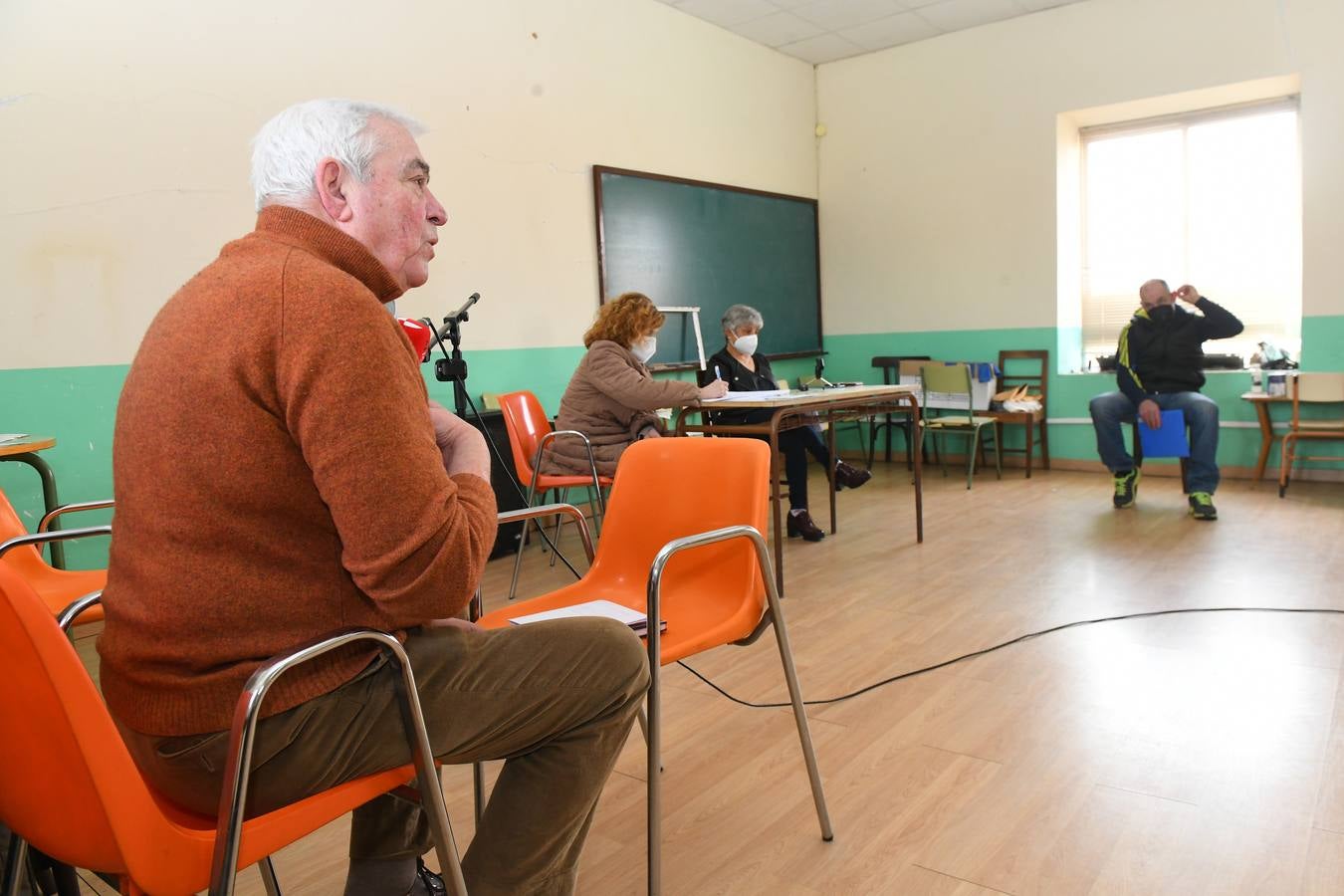 Fotos: Fernando de Castro, nuevo alcalde de Villardefrades tras la moción de censura