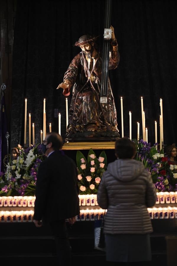 Fotos: Besapié al Nazareno en la Iglesia de Jesús de Valladolid
