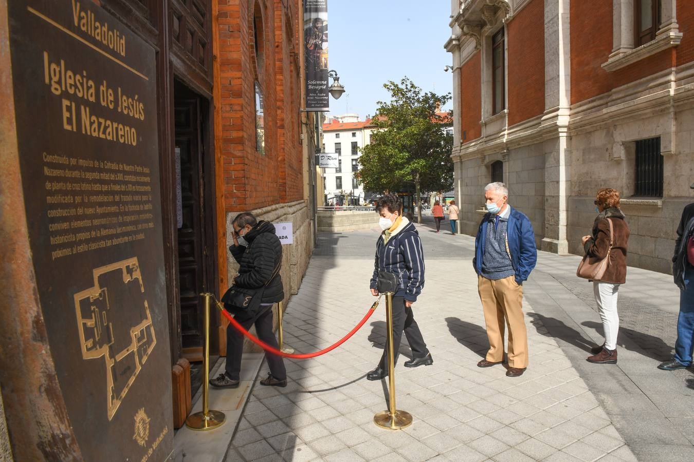 Fotos: Besapié al Nazareno en la Iglesia de Jesús de Valladolid
