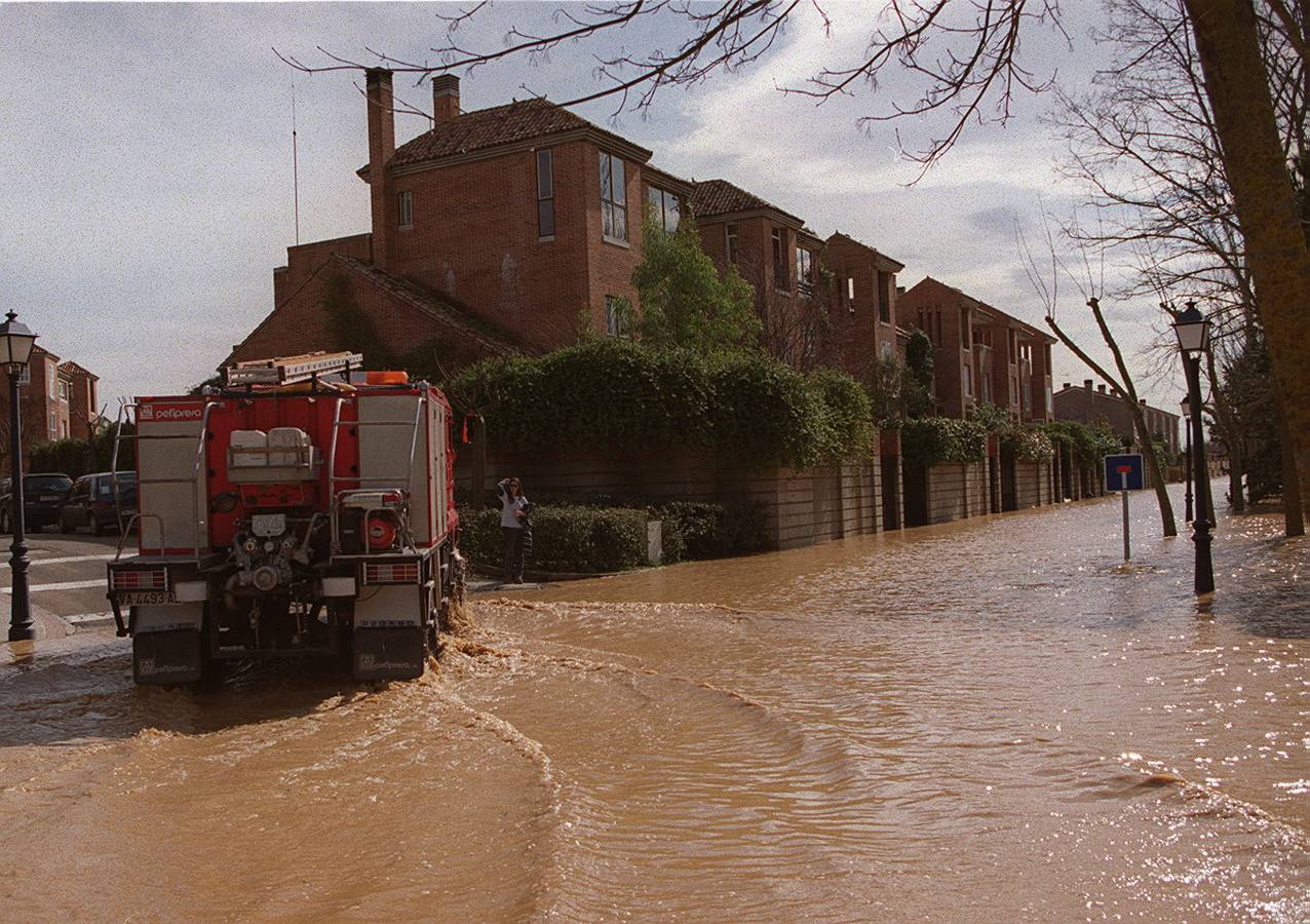 La crecida del río Pisuerga llegó hasta la urbanización El Pichón, en el término municipal de Simancas.