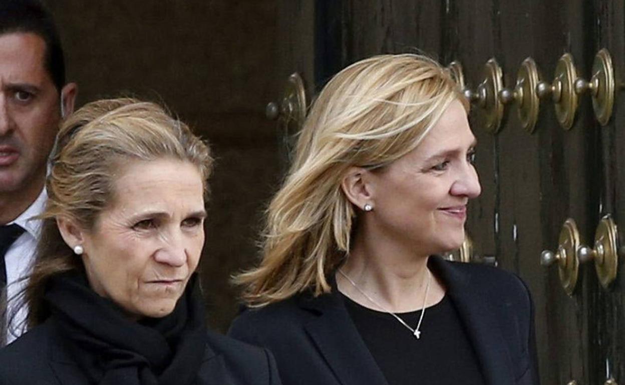 Las infantas Elena y Cristina de Borbón. 