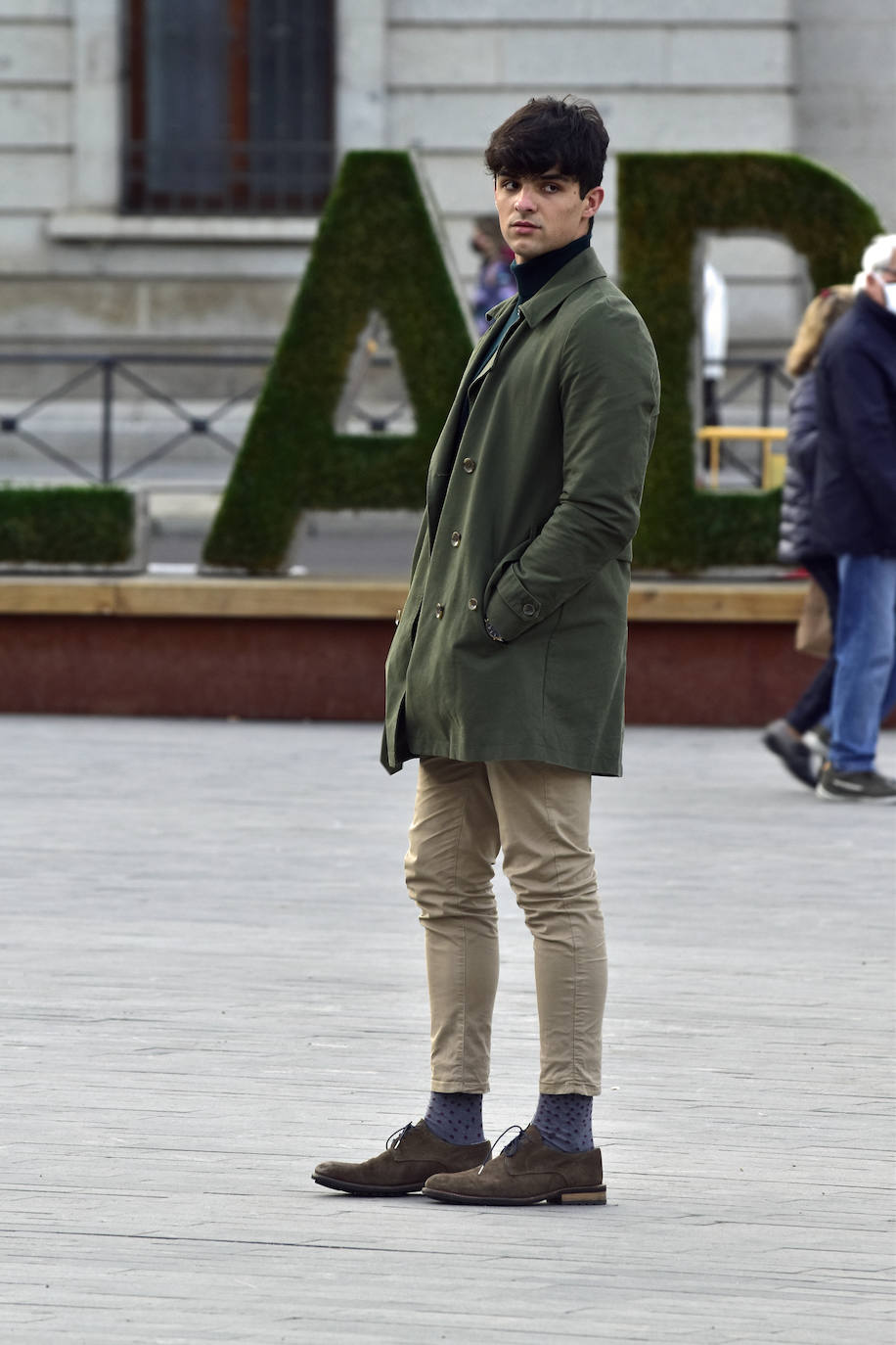 Inquieto, deportista y amante de la lectura, este lagunero, que intentará alzarse con el título de Mister Internacional España en verano, trabaja actualmente como tornero fresador aunque su sueño es entrar en el Cuerpo Nacional de Policía