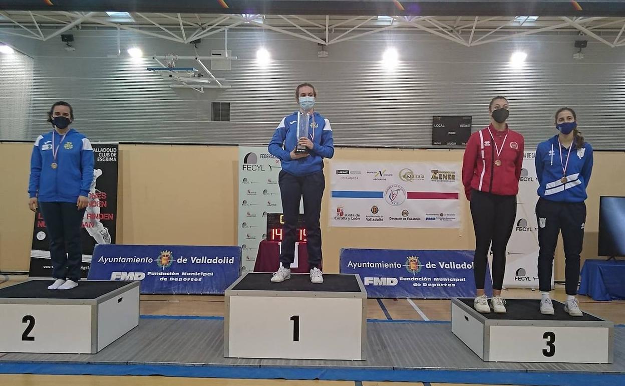 Podio del Torneo Nacional de Ranking de Espada Femenina. 