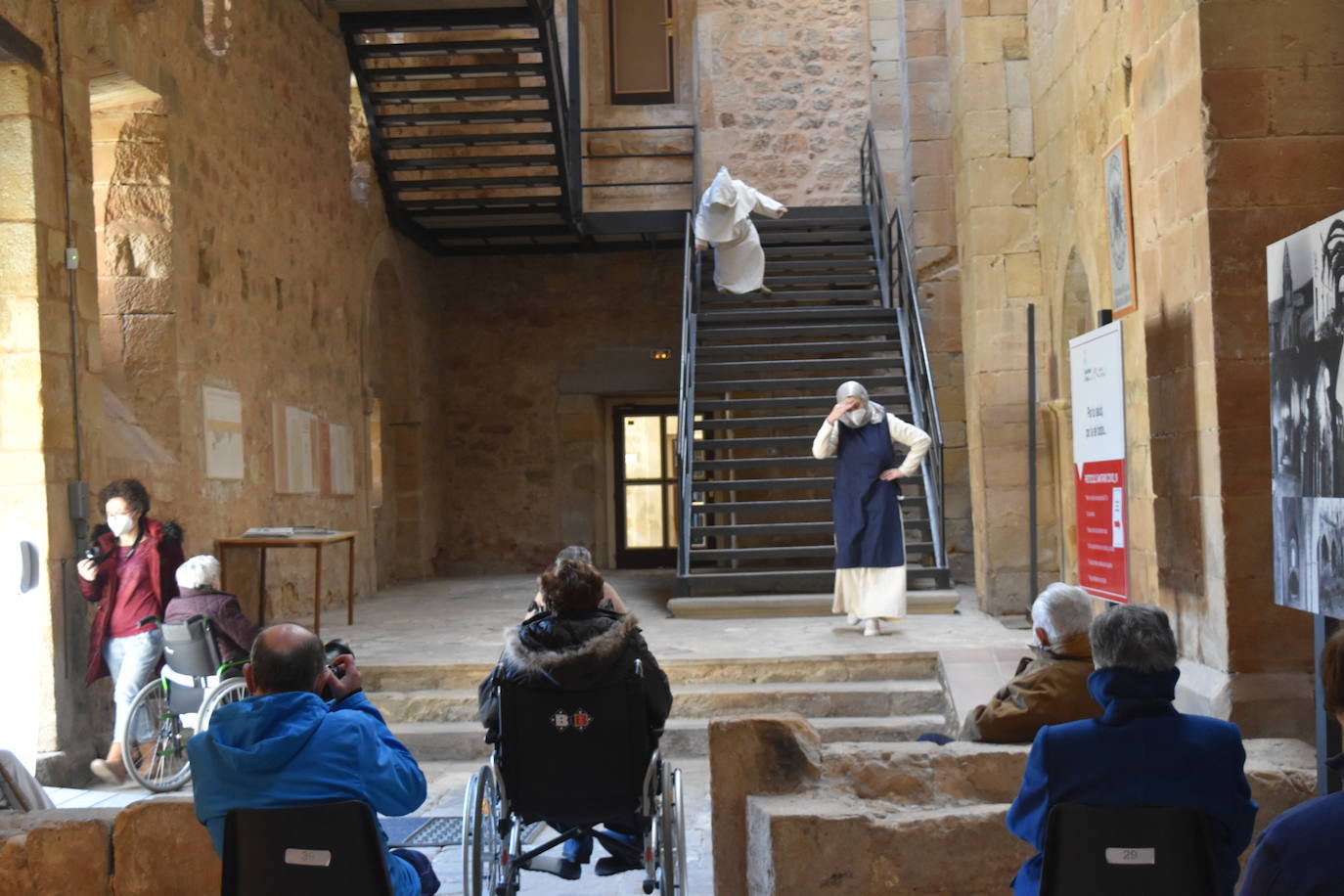 Fotos: Visita teatralizada al monasterio Santa María la Real