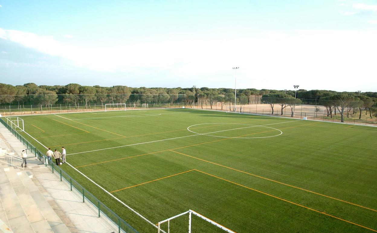 Campo de fútbol de Simancas de hierba artificial. 