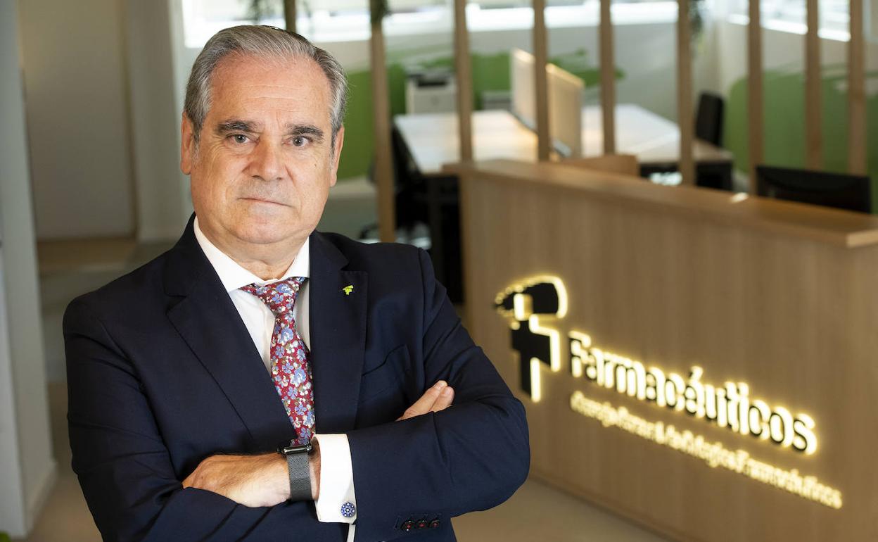 El presidente del Consejo General de Colegios Farmacéuticos, Jesús Aguilar.