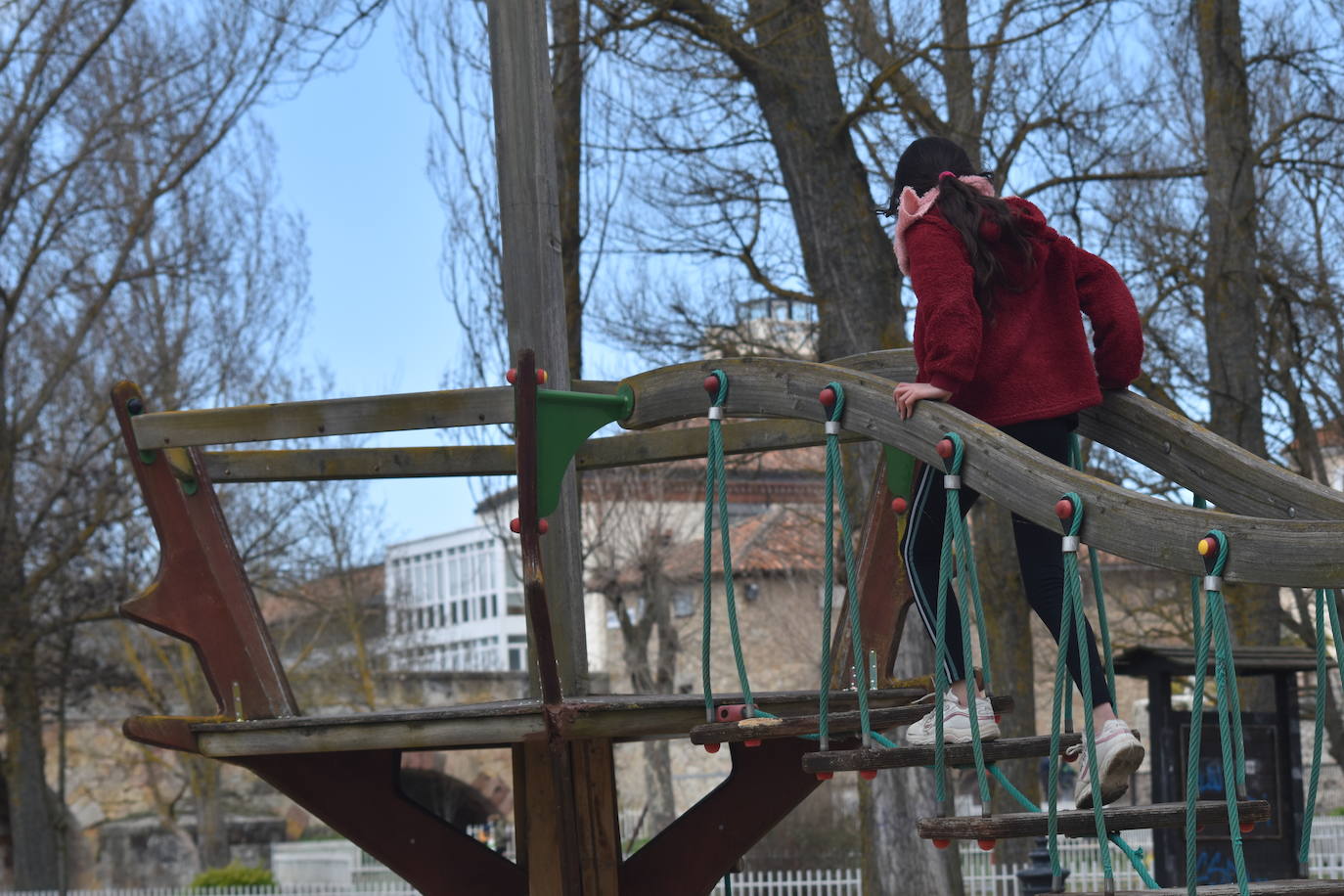 Fotos: Ilusiones infantiles en el parque de Aguilar tras un año cerrado