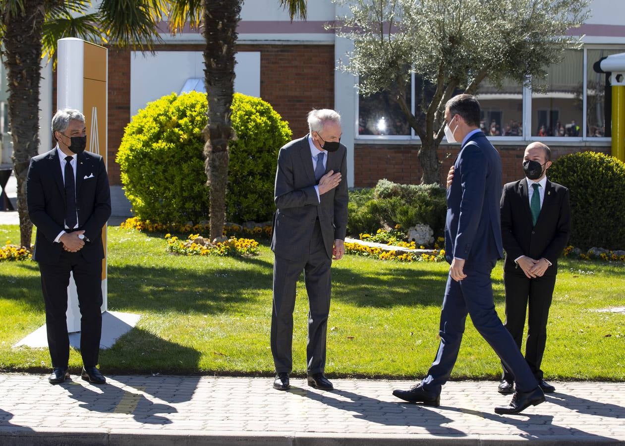 Fotos: El Rey visita la fábrica de Renault en Palencia