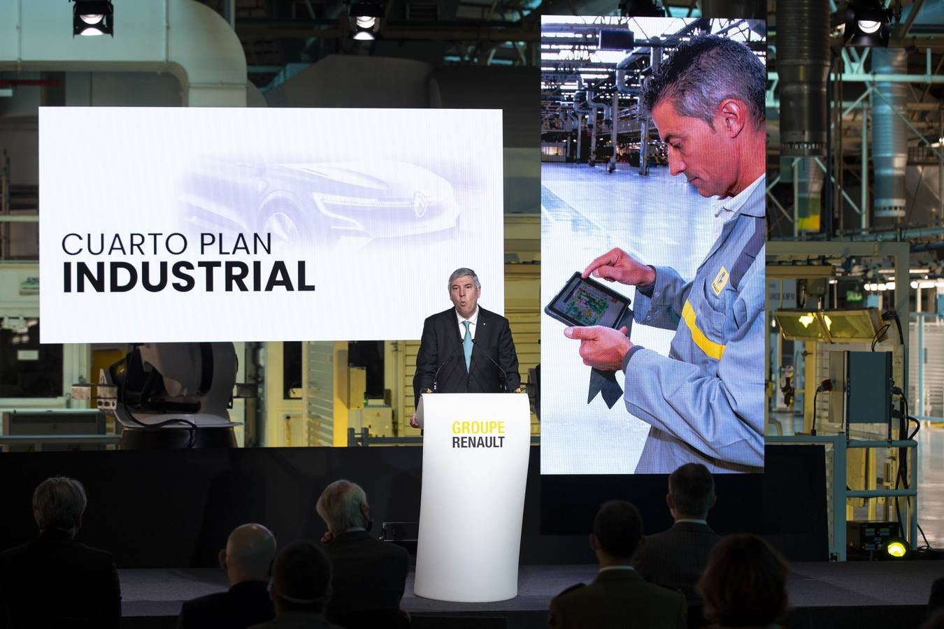 Fotos: El Rey visita la fábrica de Renault en Palencia