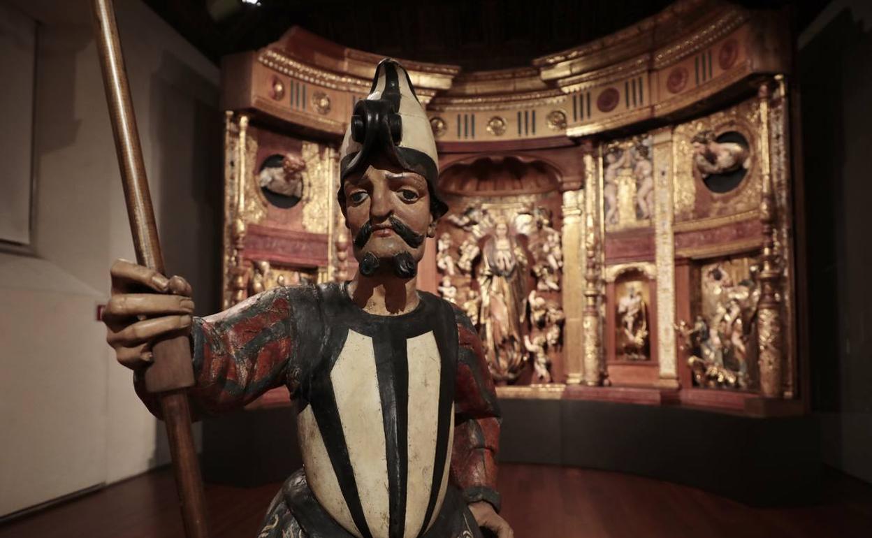 Un soldado con lanza.