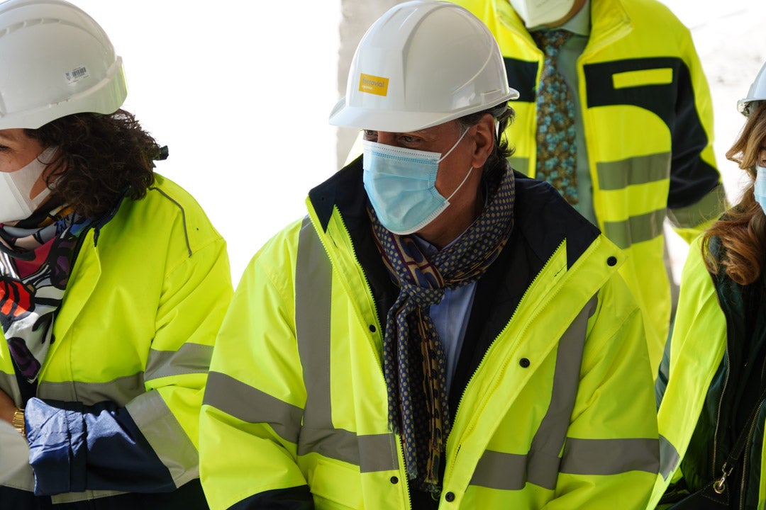 Isabel Blanco durante su visita a las obras de la nueva residencia de Puente Ladrillo en Salamanca