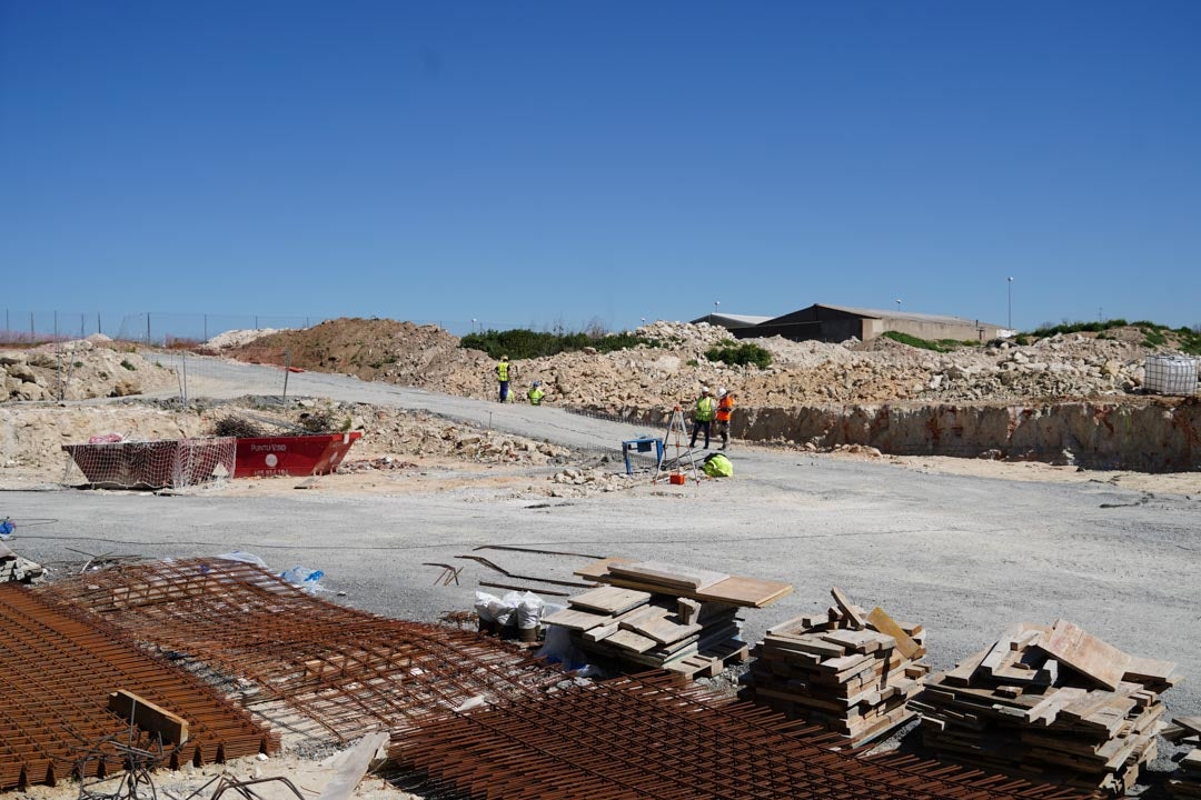 Isabel Blanco durante su visita a las obras de la nueva residencia de Puente Ladrillo en Salamanca