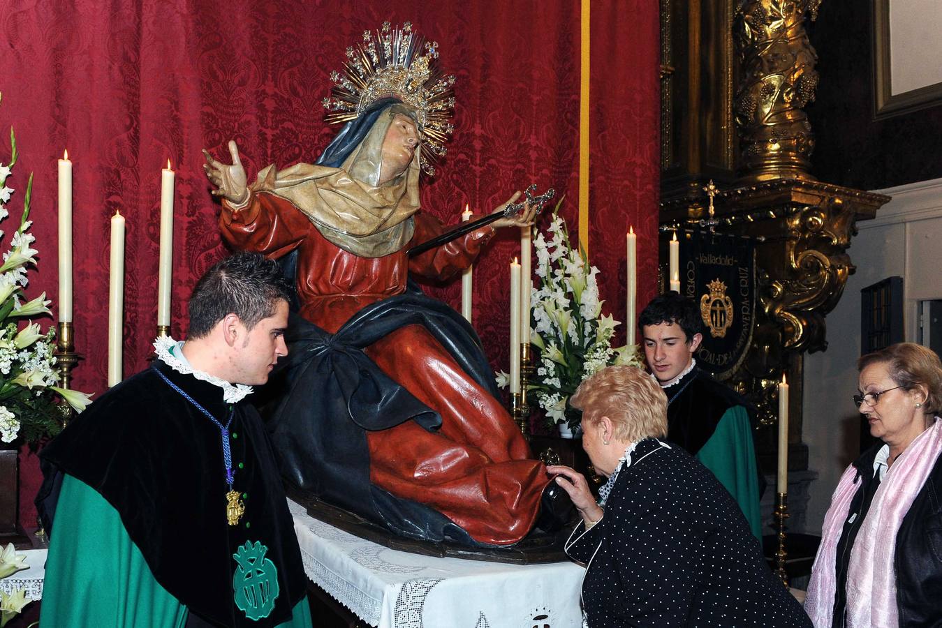 2011. Besapié a Nuestra Señora de la Vera Cruz.