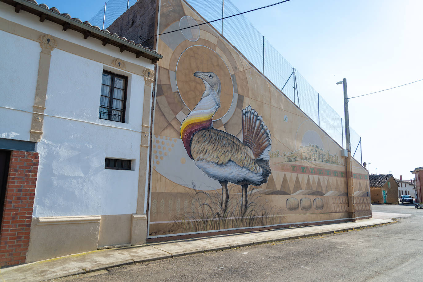 Los murales inundan el pueblo de Villaherreros.