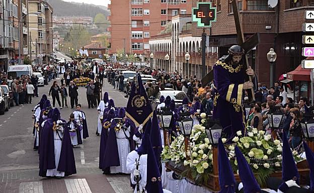 El Nazareno en la procesión del Jueves Santo en Guardo.