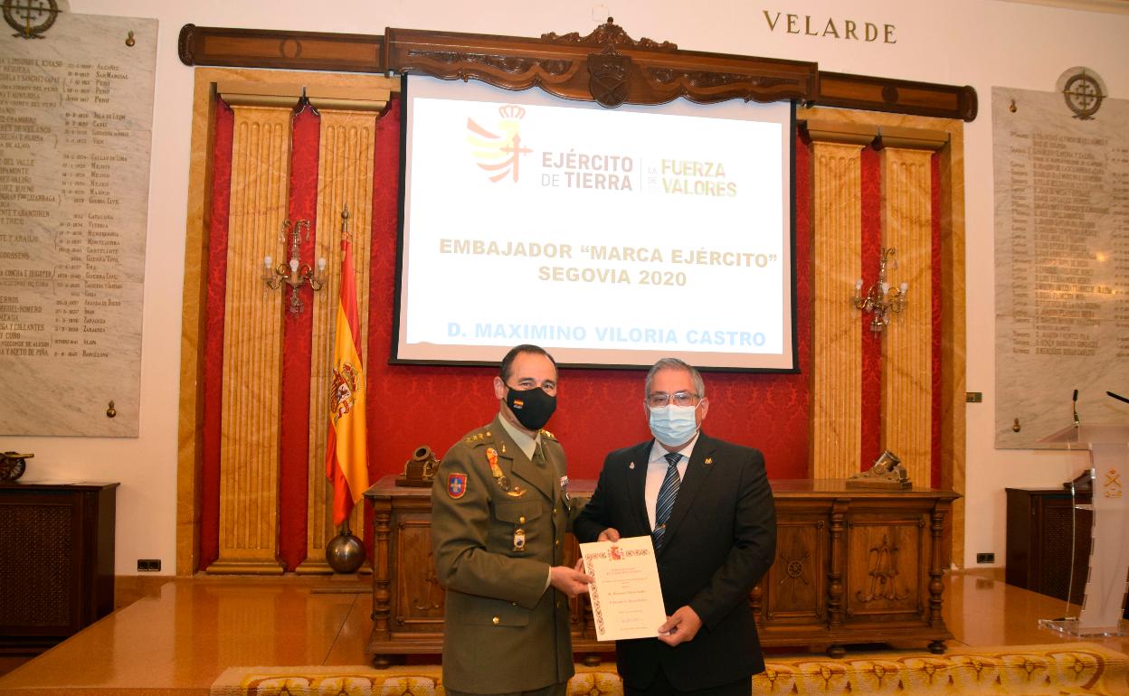 Acto de entrega de la cédula de nombramiento.