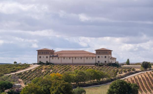 Bodega Pago de Anguix, situada en Anguix (Burgos). 