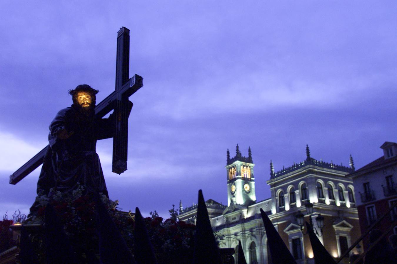 1999 El Paso de Nuestro Padre Jesús Nazareno durante el Vía Crucis Procesional.