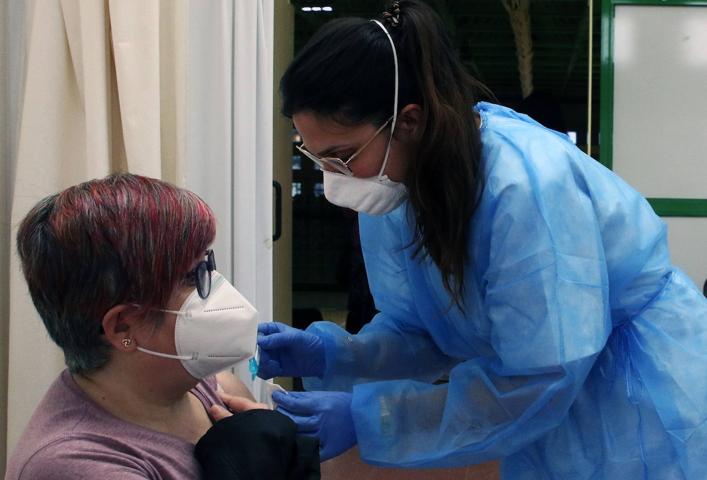 Vacunación en el pabellón Pedro Delgado 