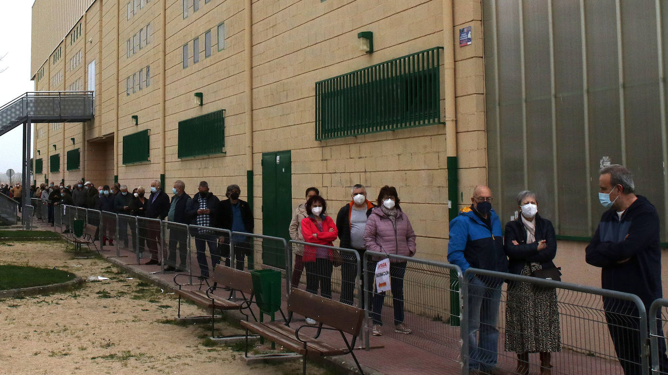 Vacunación en el pabellón Pedro Delgado 