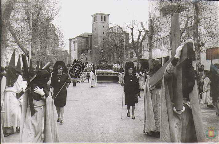 Procesión de Penitencia y Caridad en los años 70.