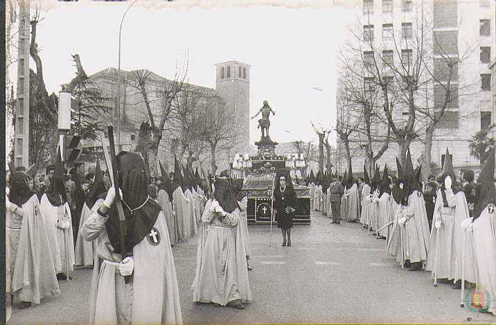Procesión de Penitencia y Caridad en los años 70.
