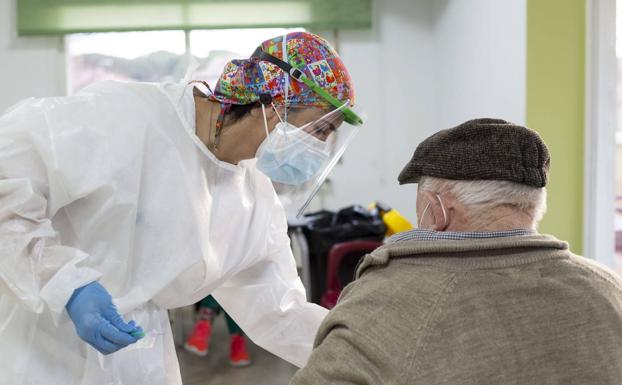 La cifra de residentes fallecidos en marzo por covid se redujo un 94% en Castilla y León